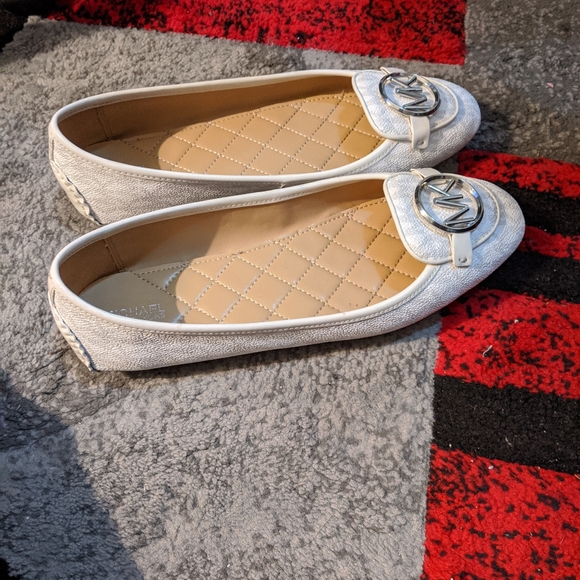 Lillie Moccasin - Picture 2 of 6